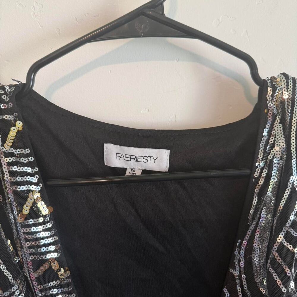 NWOT Fabriesty black and gold sequin wrap dress. Size 1x - Picture 2 of 8